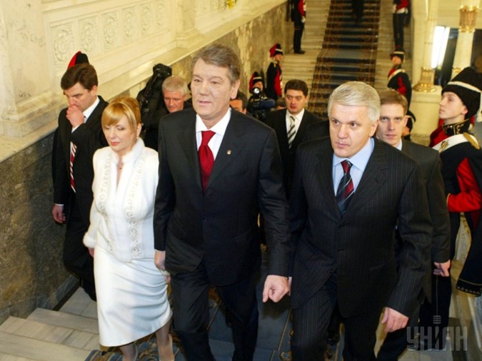 Торжественные образы первых леди на инаугурации Президента Украины. Кто выбрал самый уместный наряд?