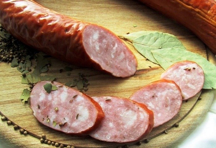 Готовим вкусные колбасы и ветчины: 10 лучших рецептов!