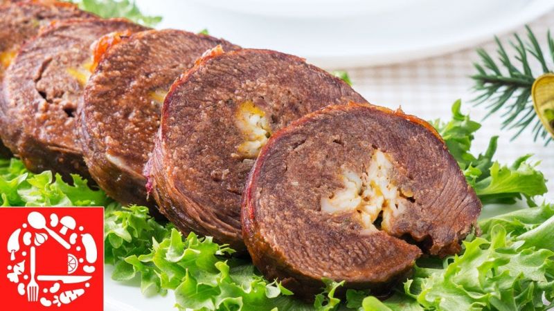 Невероятно вкусный мясной рулет на Новогодний стол