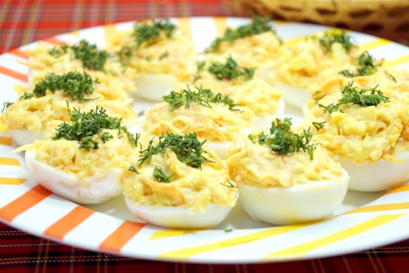 Фаршированные яйца — 25 вариантов начинки