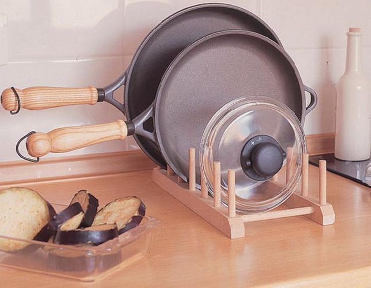 Как хранить крышки от кастрюль и сковородок