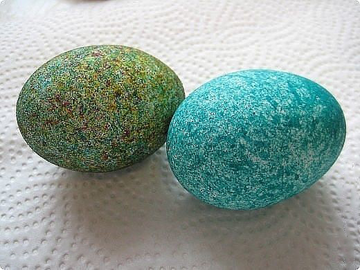 Удивите своих родных на Пасху: очень необычный и простой способ красиво раскрасить яйца