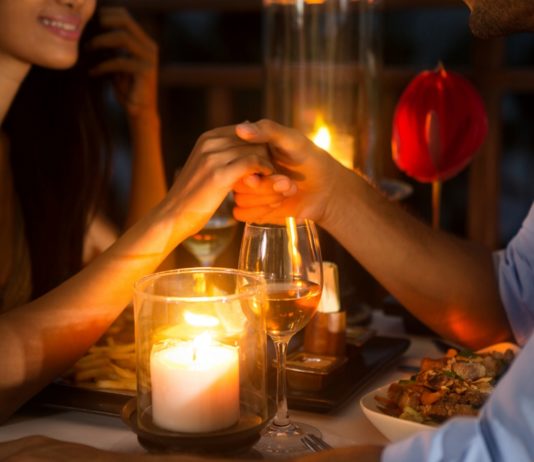 Романтический вечер: что необходимо знать, как выбрать время, место, где получится впечатлить любимую, как сделать сюрприз, идеи для вечера Романтический вечер: что необходимо знать, как выбрать время, место, где получится впечатлить любимую, как сделать сюрприз, идеи для вечера