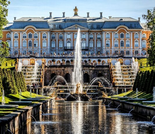 10 мест, которые обязательно стоит посетить в Петербурге 10 мест, которые обязательно стоит посетить в Петербурге