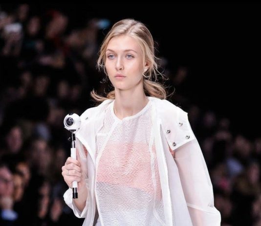 Елена Денисова задает направление технологичной моды будущего Елена Денисова задает направление технологичной моды будущего