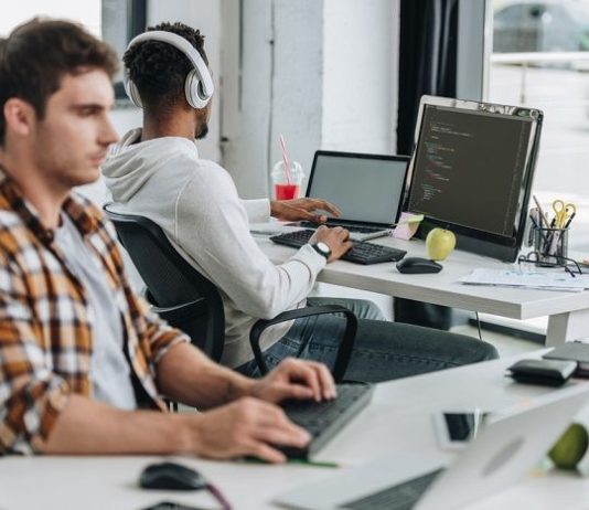 Какими навыками должен обладать веб-разработчик? Какими навыками должен обладать веб-разработчик?