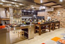 Почему стоит посетить кулинарную студию: преимущества, особенности, мероприятия