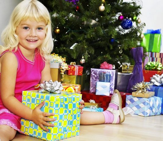 Преимущества выбора новогодних сладких подарков в картонной упаковке для детей