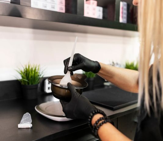 Стать мастером цвета: Обучение для парикмахеров-колористов