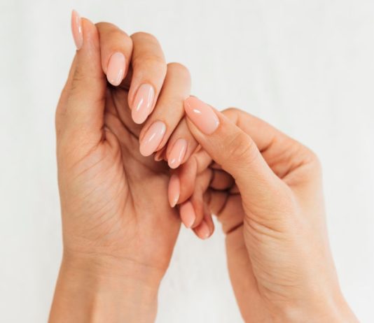 Маникюр для отпуска: советы специалистов