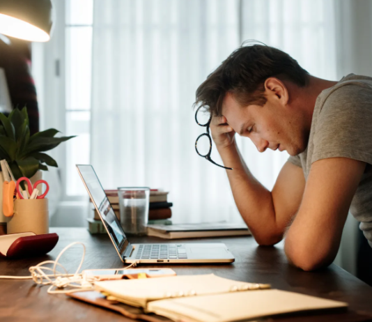 Скрытый стресс мегаполиса: 5 признаков, что вам нужна помощь частной психологической клиники